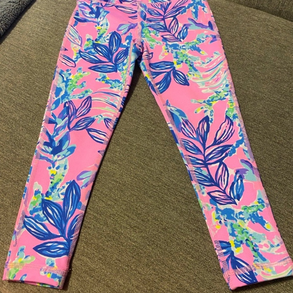 Lilly Pulitzer Girls Leggings size S in print Just a Lil Jelly
